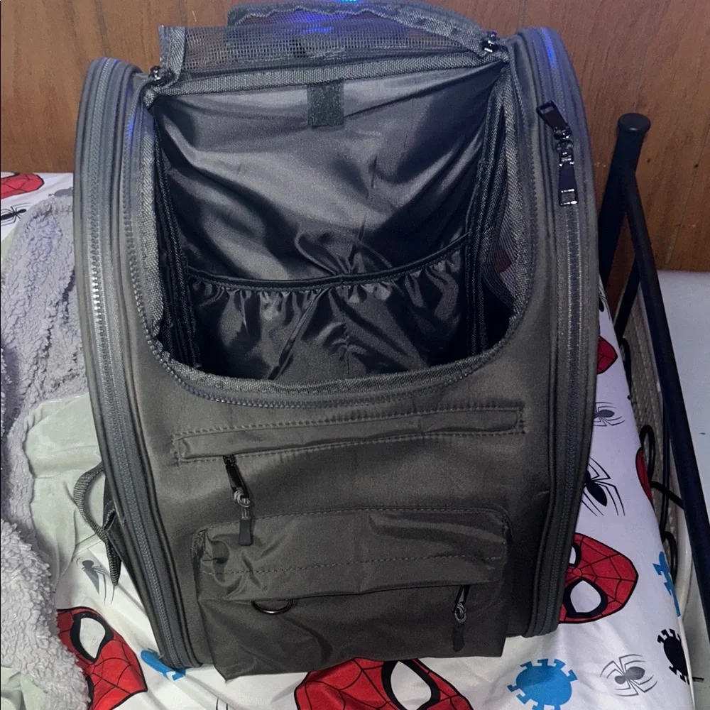 Pet carrier